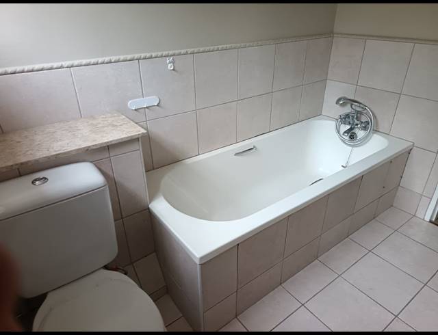 2 BEDROOM MAISONETTE TO LET IN ESSENWOOD